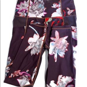 Athleta purple floral 7/8 Leggings- Size Small